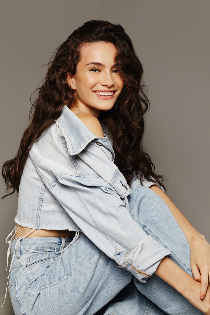 Livia VilasBoas_VZM 16